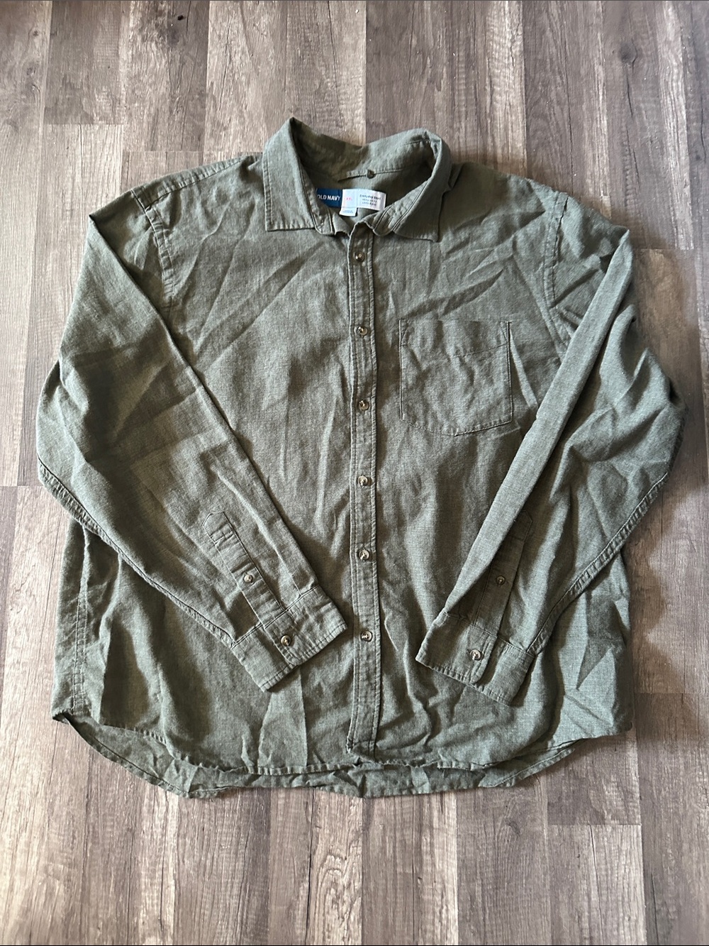 Men’s Old Navy Long Sleeve Button Down Shirt in size XXL